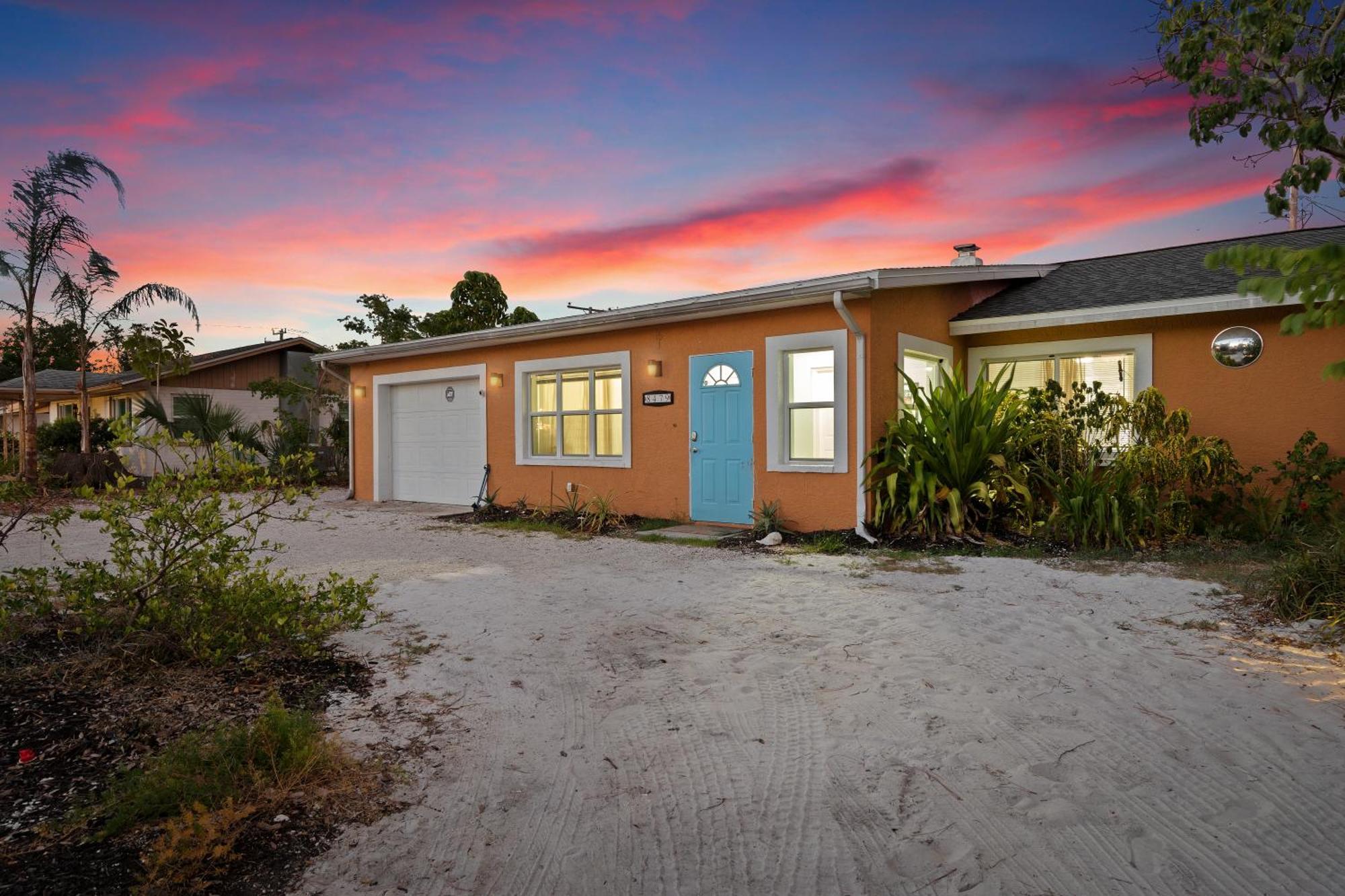 Coastal Villa W Amazing Courtyard - Splash Pad! Sarasota Ngoại thất bức ảnh