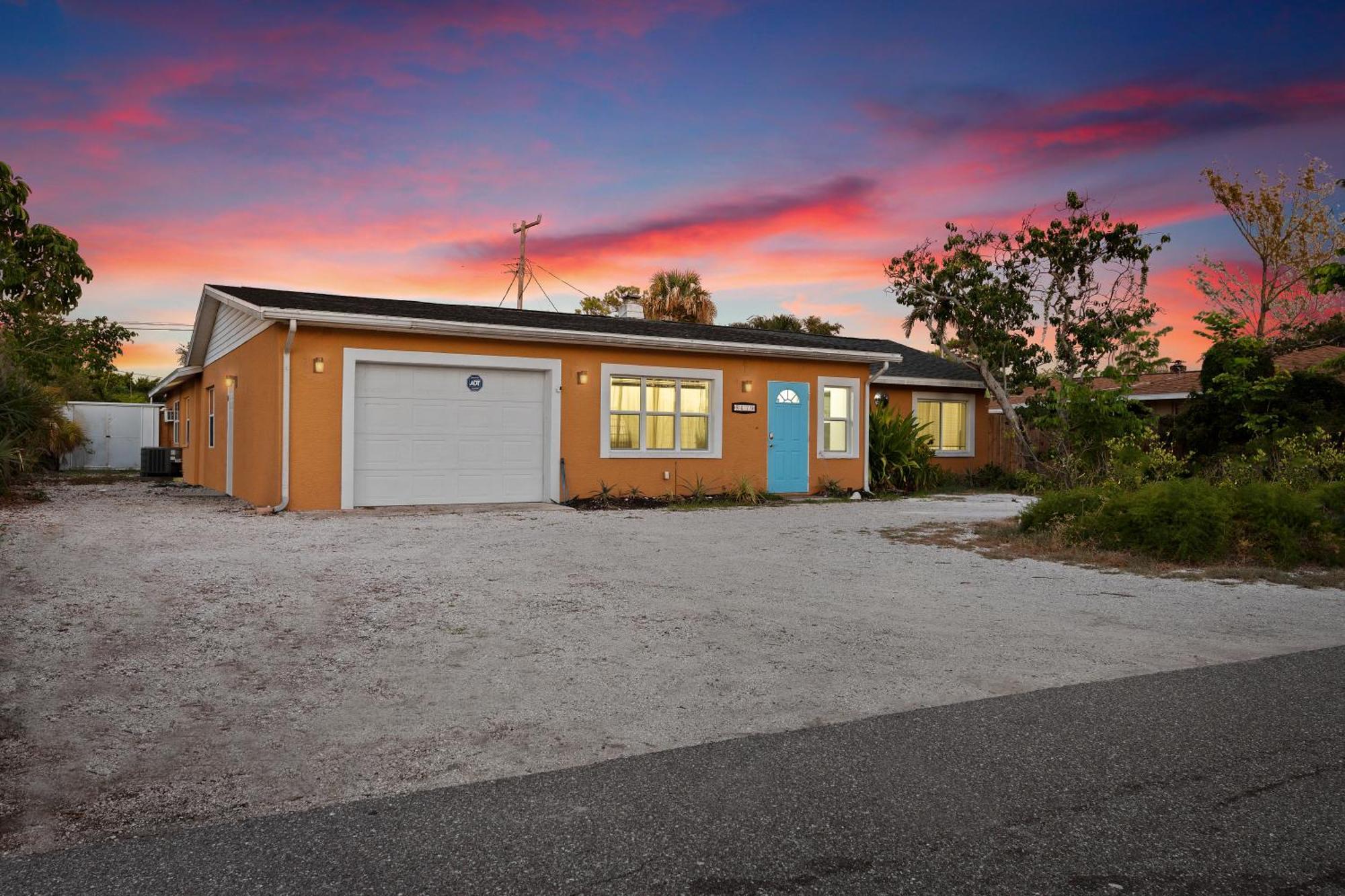 Coastal Villa W Amazing Courtyard - Splash Pad! Sarasota Ngoại thất bức ảnh