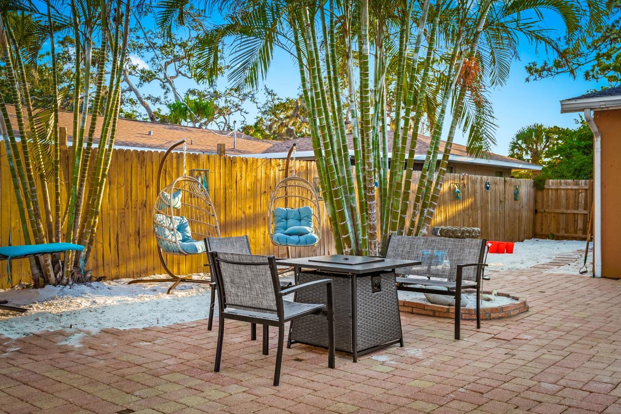 Coastal Villa W Amazing Courtyard - Splash Pad! Sarasota Ngoại thất bức ảnh