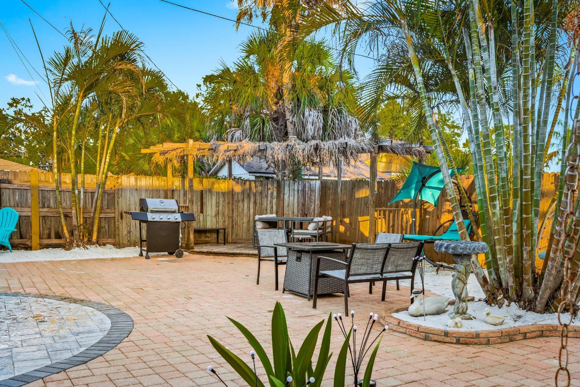 Coastal Villa W Amazing Courtyard - Splash Pad! Sarasota Ngoại thất bức ảnh